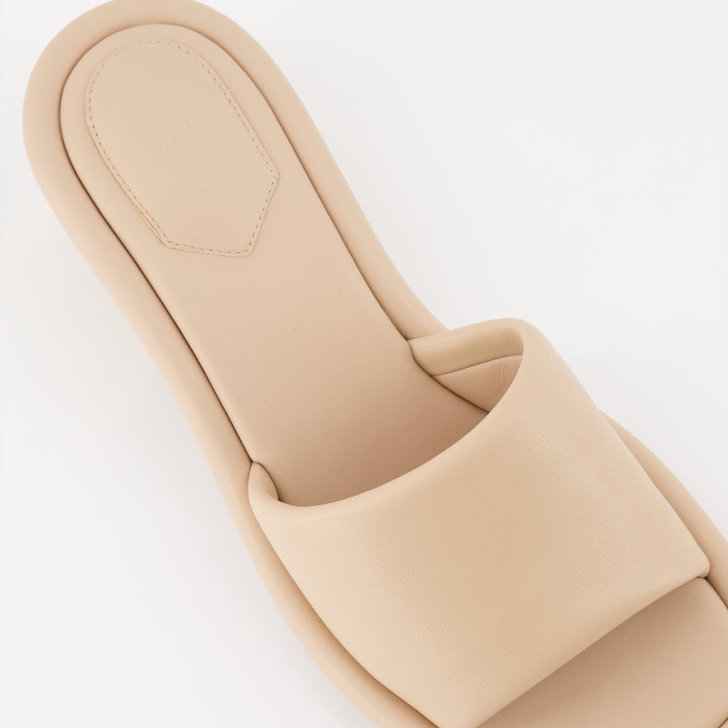 Chaussures ouvertes Sandales à talons en cuir Fendi Beige Femme