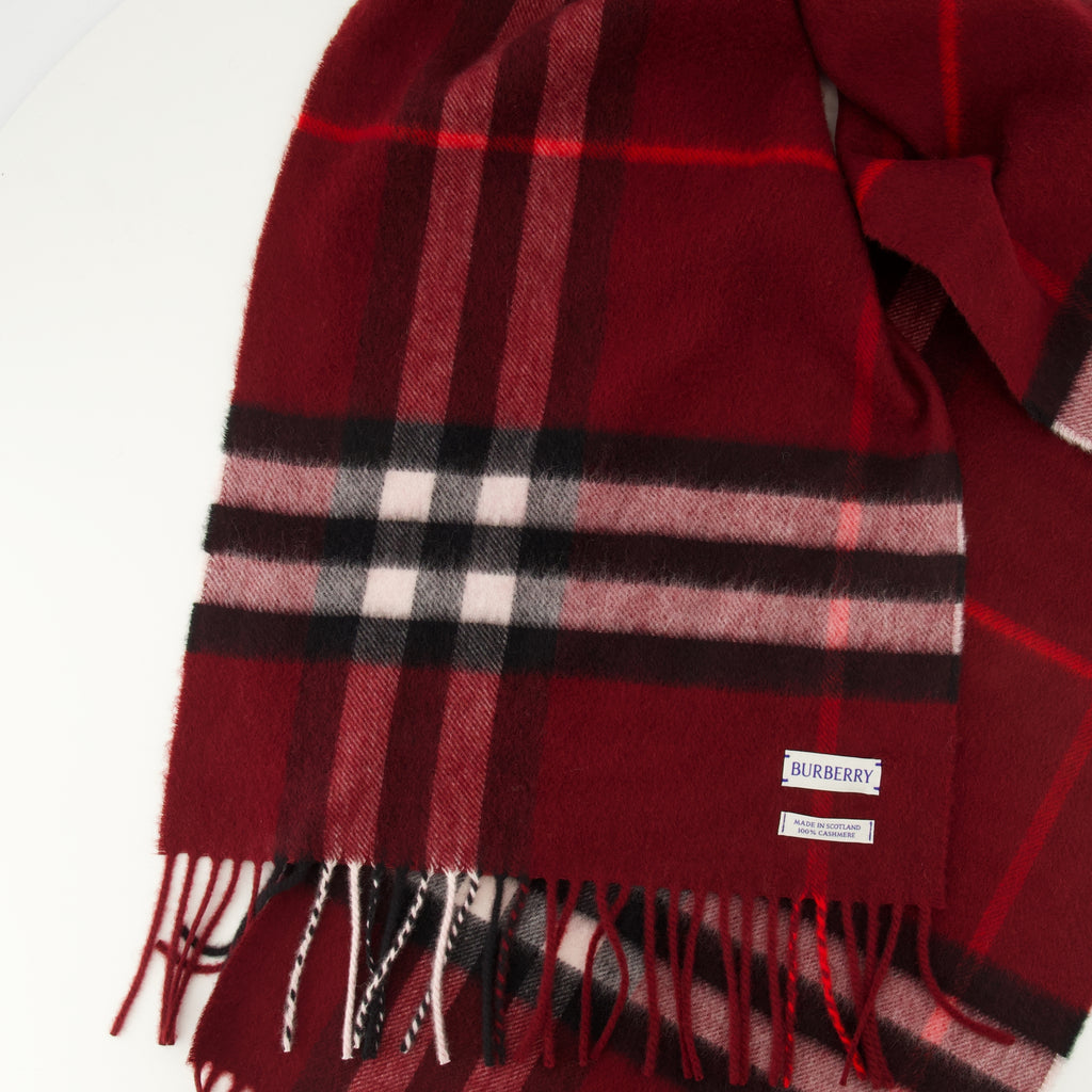 Image de l'article Écharpe en cachemire de la marque Burberry pour Unisex - Saison Automne-Hiver 2025 - Vue détaillée_2
