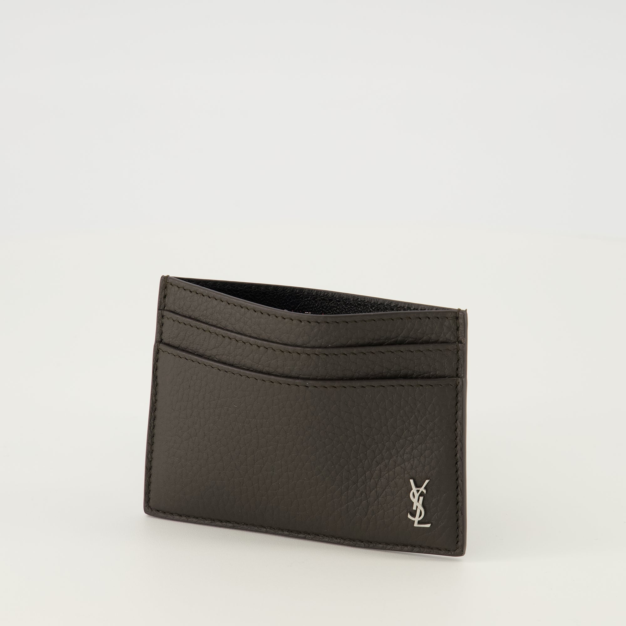 Image de l'article Porte-cartes Tiny Cassandre noir de la marque Saint Laurent pour Homme - Saison Printemps-Été 2026 - Vue détaillée_2
