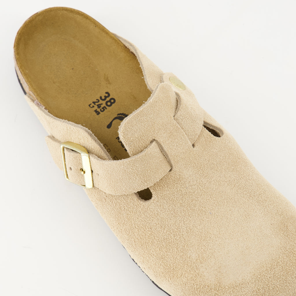 Imagem das mules Boston da marca Birkenstock para mulheres - Temporada Outono-Inverno 2025 - Vista detalhada de cima