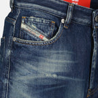 Imagen del pantalón D-Sire 1996 L30 azul de la marca Diesel para Mujer - Temporada Otoño-Invierno 2025 - Vista Detallada_1