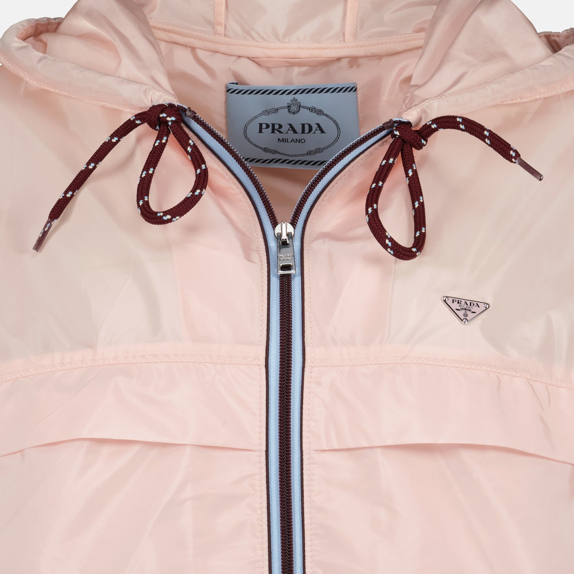 Image de l'article Coupe-vent en Re-nylon mi-long rose de la marque Prada pour Femme - Saison Printemps-Été 2026 - Vue détaillée_1