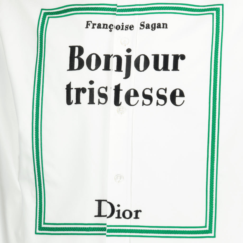 Bild des weißen bestickten Buchcoverhemds von Dior für Herren - Frühjahr/Sommer 2026 - Detailansicht 1