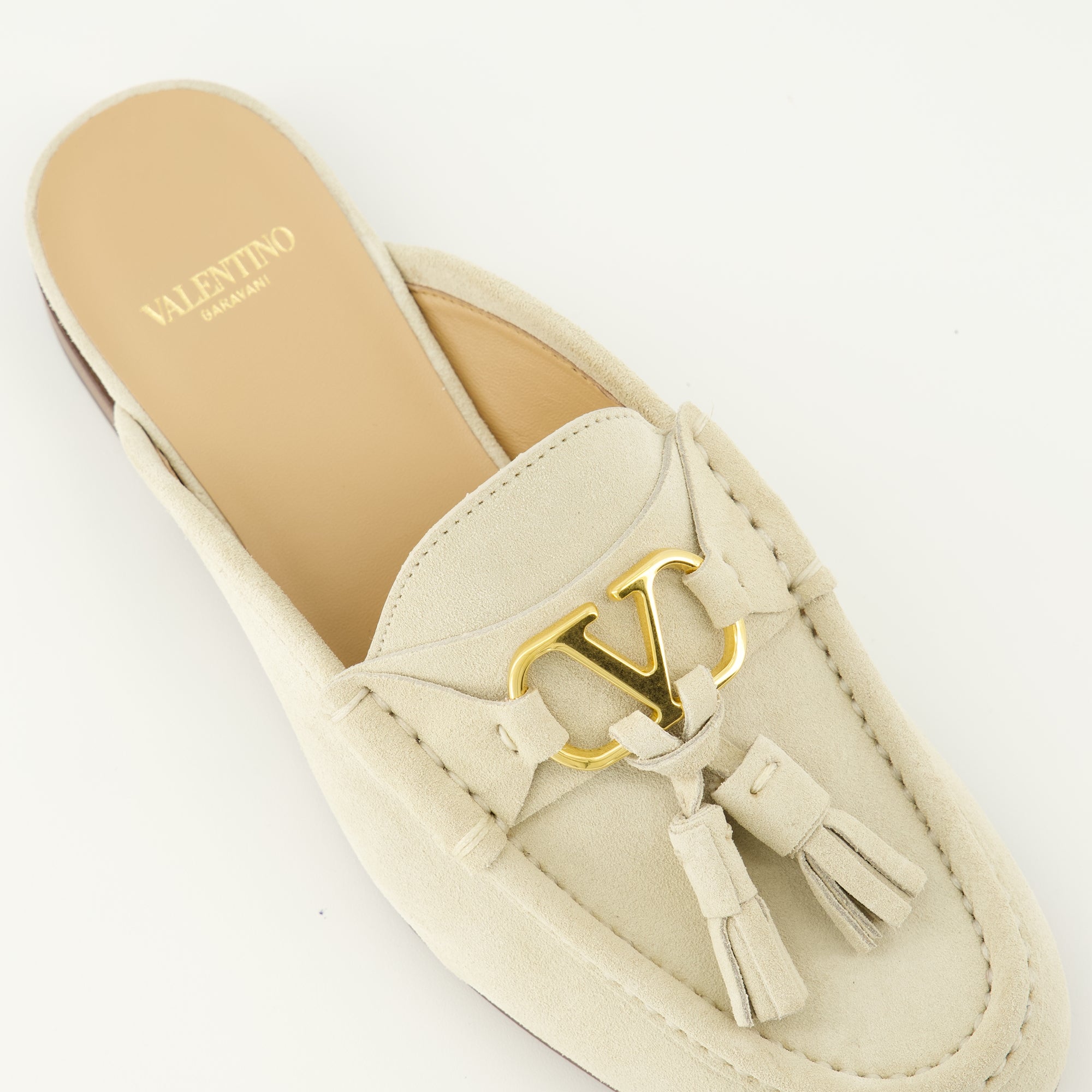 Image of the beige leather mules by Valentino Garavani for Women - Spring-Summer 2026 - Detailed top view