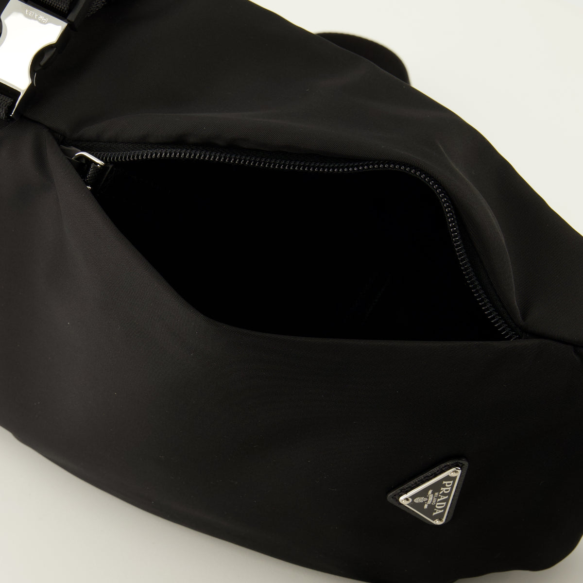 Sacs bandoulière Black Re-Nylon Backpack Prada Noir Homme