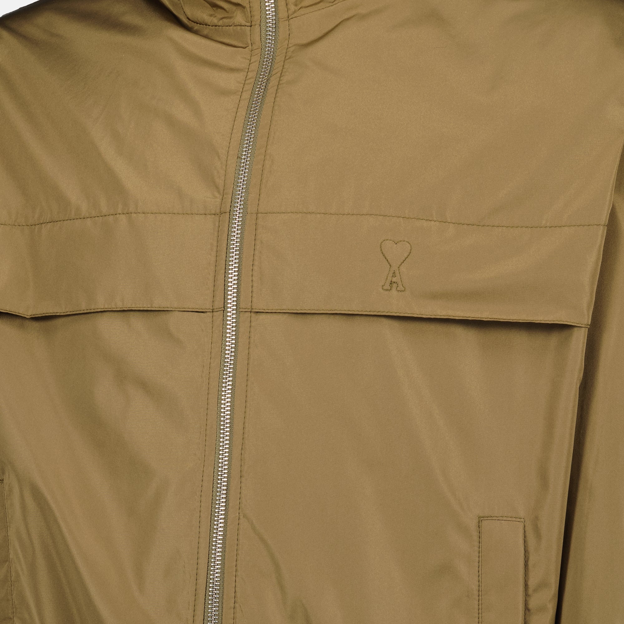 Image de l'article Coupe-vent marron de la marque Ami PARIS pour Homme - Saison Automne-Hiver 2025 - Vue détaillée_1