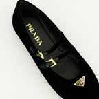 Chaussures plates Ballerines en velours Prada Noir Femme