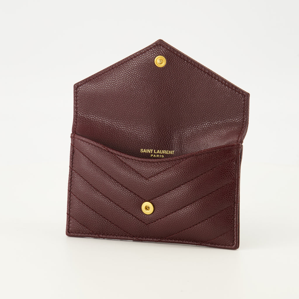 Imagem do artigo Porta-cartões Fragments Cassandre em couro bordô da marca Saint Laurent para Mulher - Temporada Primavera-Verão 2026 - Vista Detalhada_2