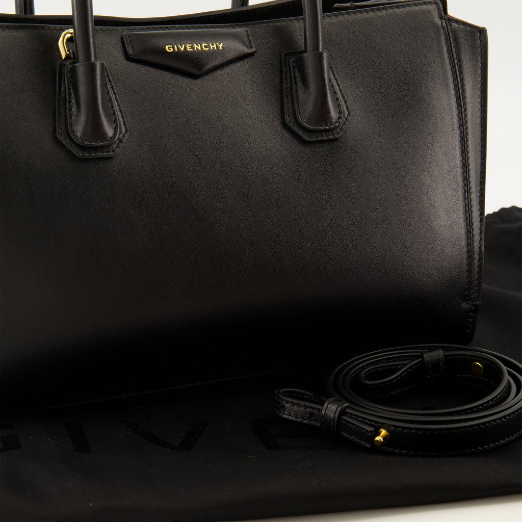 Sacs à main et épaule Borsa Antigona Catchall Piccola in Pelle Nera Givenchy Noir Femme