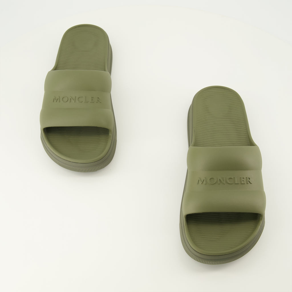 Image de l'article Sandales Altive kaki en EVA de la marque Moncler pour Homme - Saison Printemps-Été 2026 - Vue de dessus paire de chaussure