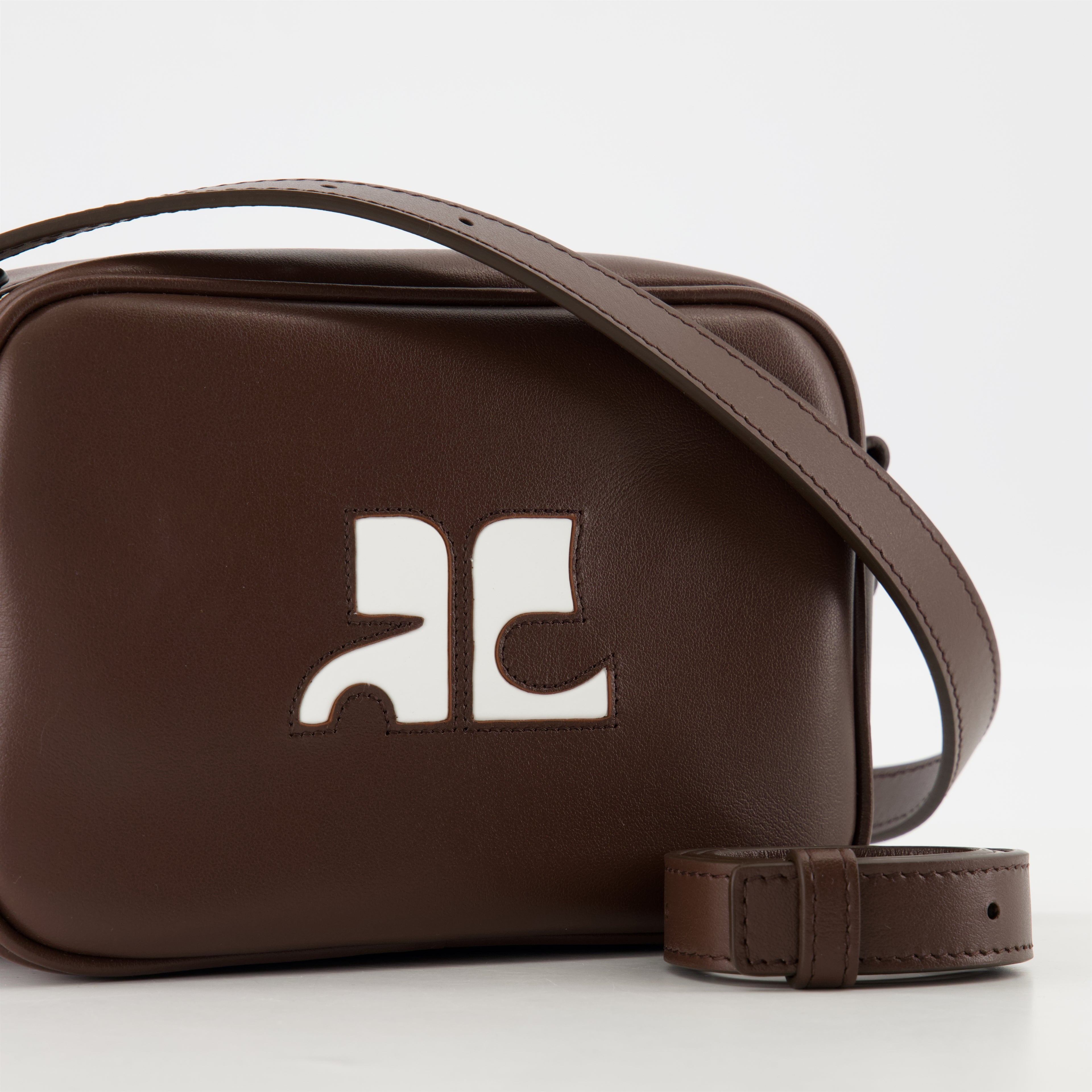 Bolsas transversais Sac camera Réédition Courrèges Marrom Unissex