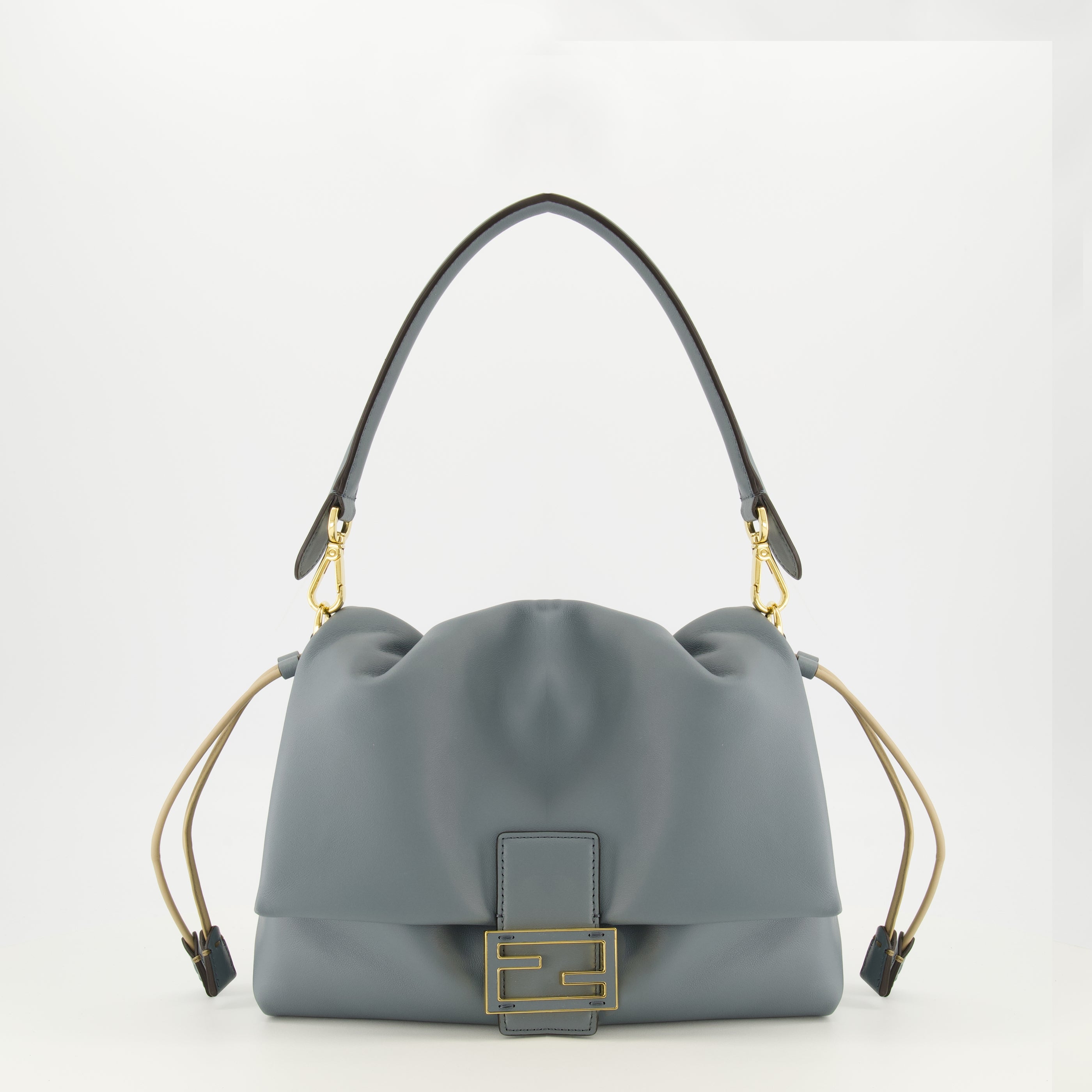 Image de l'article Sac Mamma Baguette medium en cuir bleu de la marque Fendi pour Femme - Saison Printemps-Été 2026 - Vue de Face