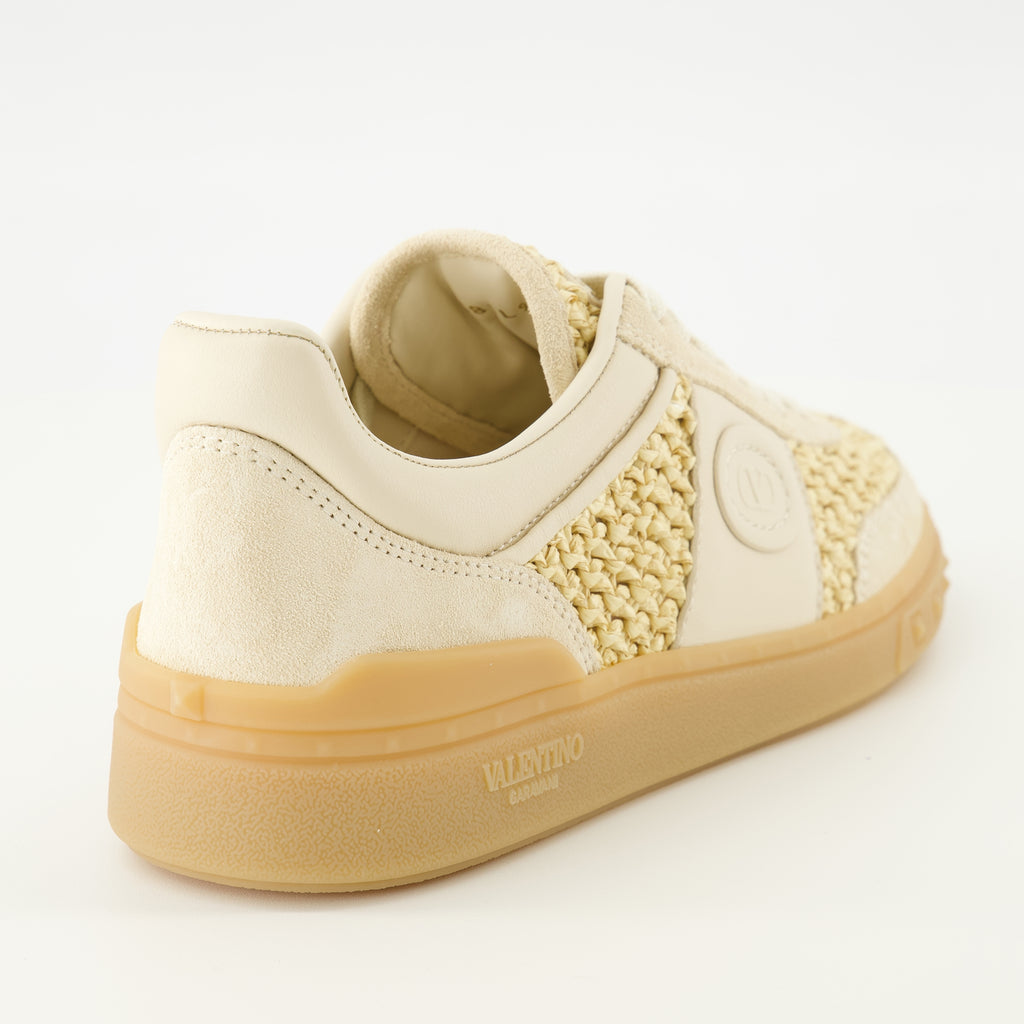 Imagen de las zapatillas UpVillage de rafia beige de la marca Valentino Garavani para mujer - Temporada Primavera-Verano 2026 - Vista trasera