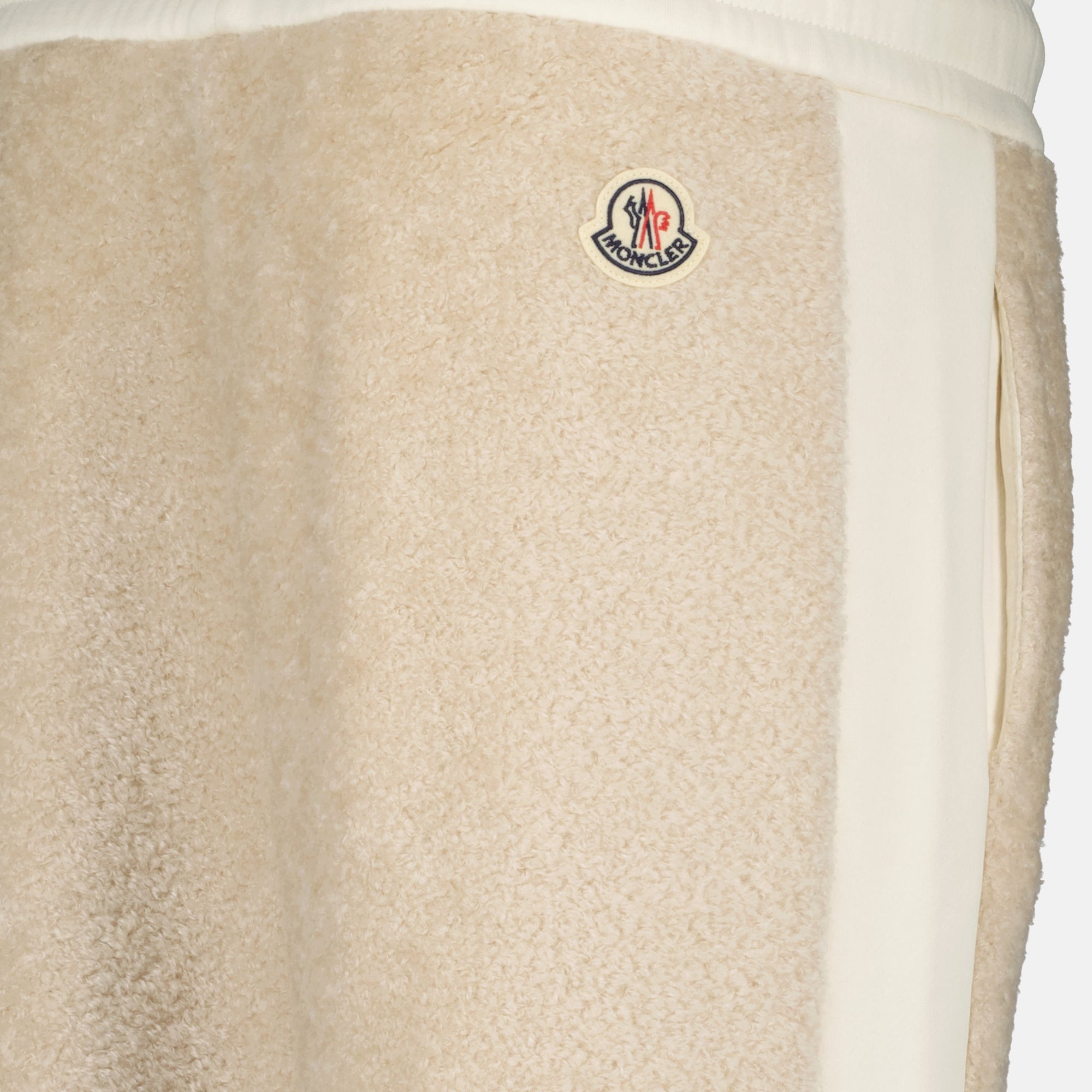 Image of the Moncler Women's Teddy Sweatpants - Fall-Winter 2025 - Detailed View 1