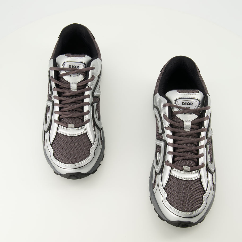 Bild des B30 Sneakers in Grau und Schwarz von Dior für Herren - Herbst-Winter-Saison 2025 - Draufsicht auf das Paar Schuhe