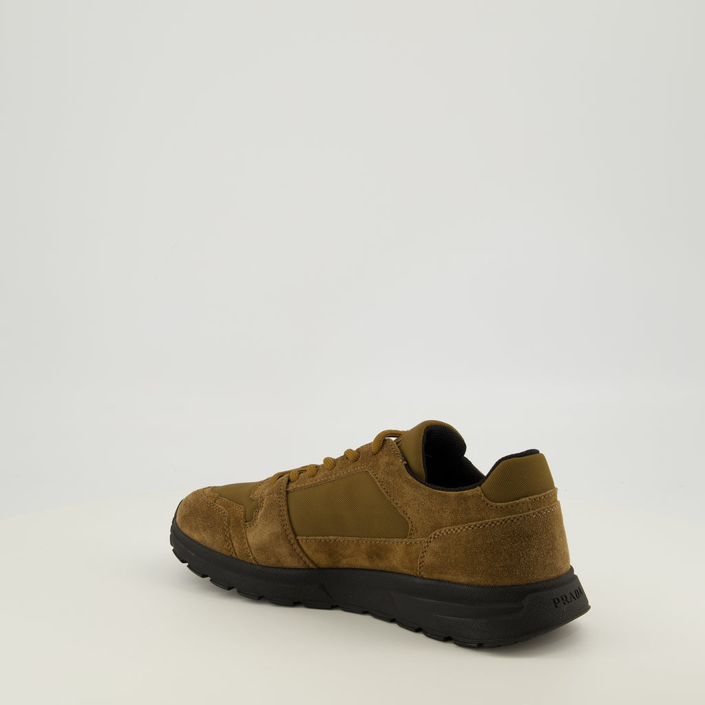 Baskets プラダ メンズ プラックススニーカー スエードとリナイロン ブラウン Prada Marron Homme