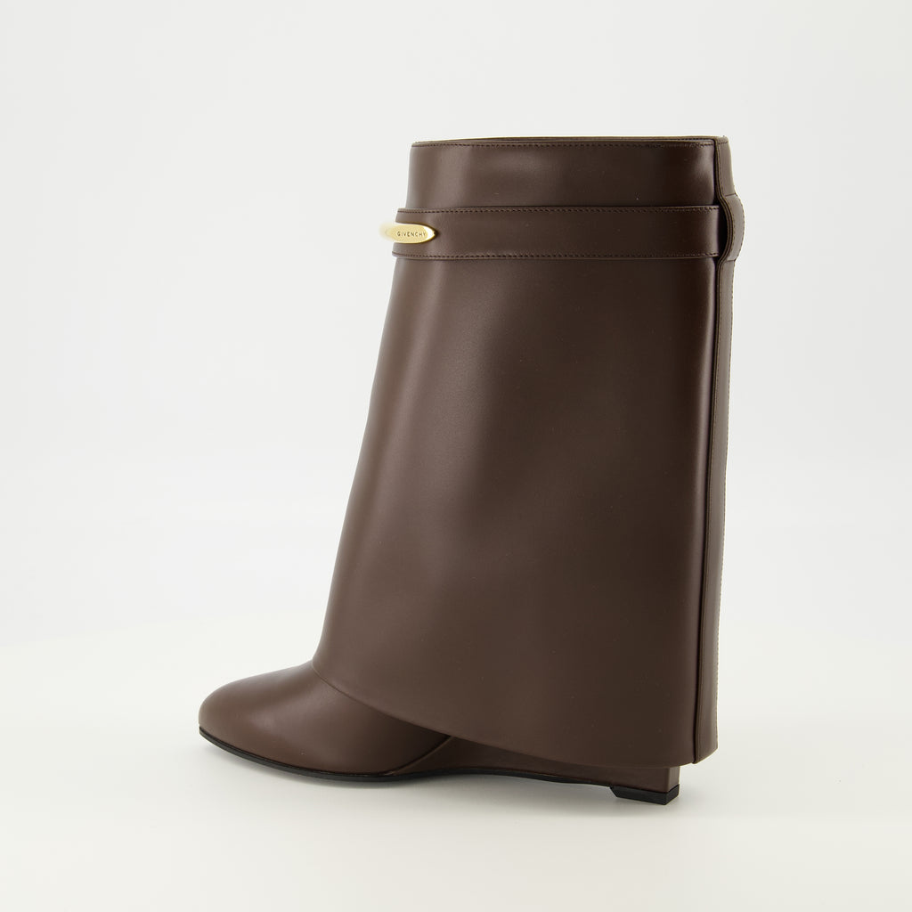 Immagine degli Stivaletti Brown Shark di Givenchy per Donna - Stagione Primavera-Estate 2026 - Vista tre quarti posteriore destra