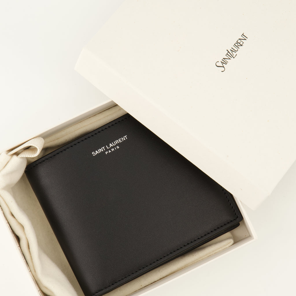 Image de l'article Portefeuilles Saint Laurent Paris en cuir noir de la marque Saint Laurent pour Homme - Saison Printemps-Été 2026 - Vue détaillée_3