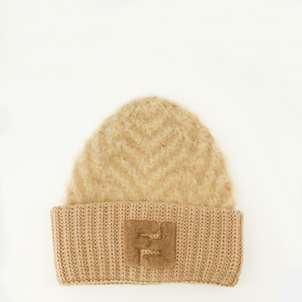 Imagem do gorro de lã castanho da marca Fendi para Mulheres - Temporada Outono-Inverno 2025 - Vista Frontal