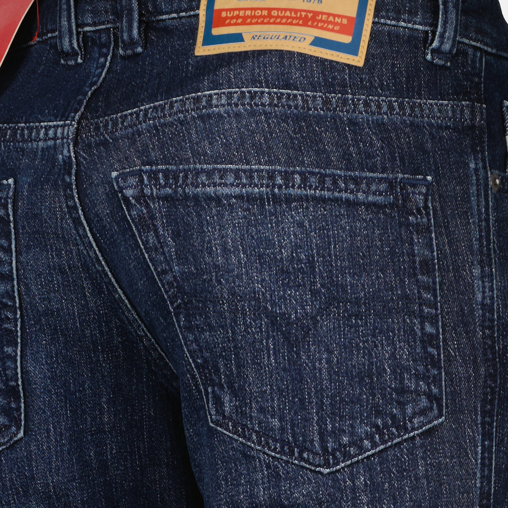 Image of the Jean D-Vyl 1993 L.32 from the Diesel brand for men - Autumn-Winter 2025 - Detailed View_3