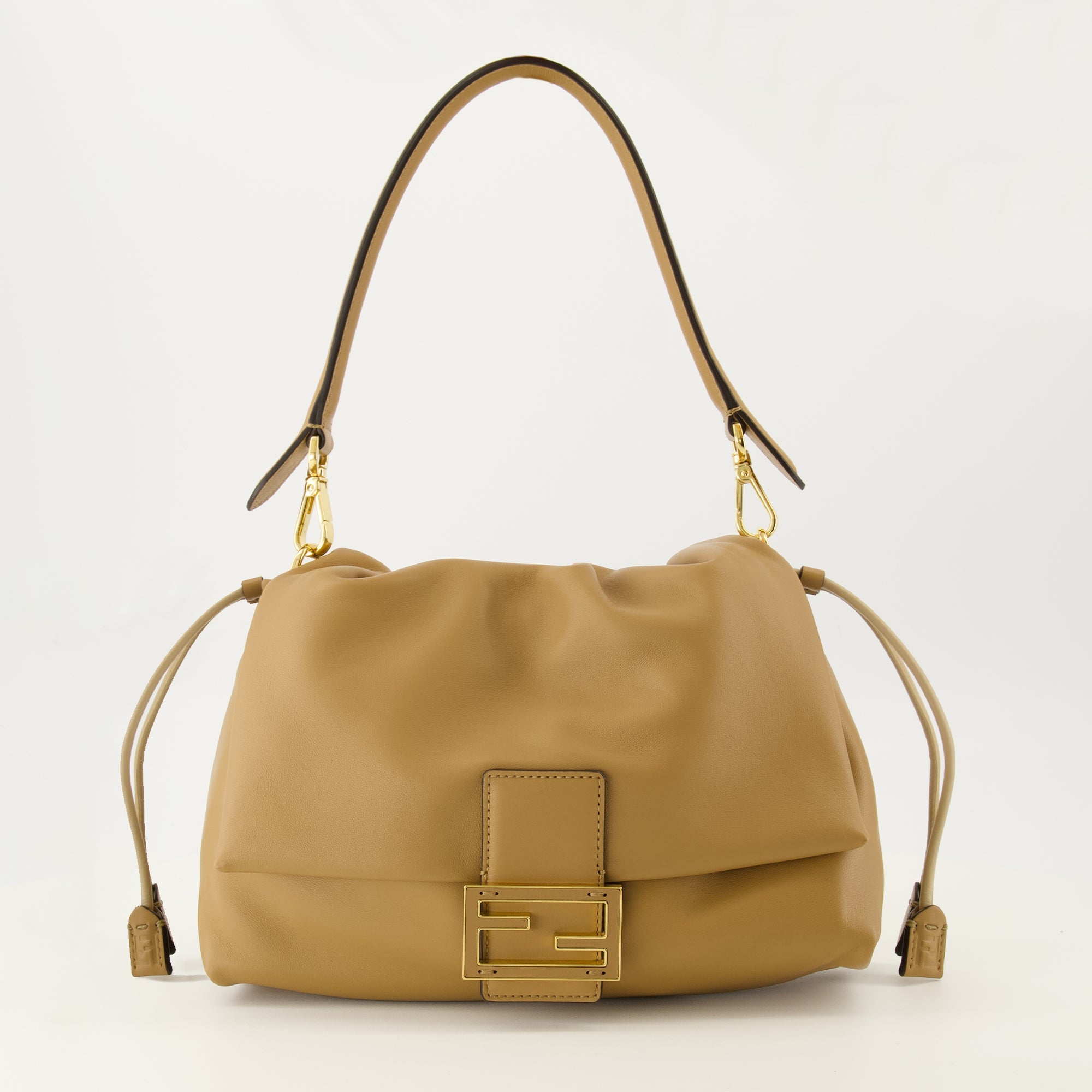 Bild der Fendi Damen Mamma Baguette Medium Tasche - Herbst-Winter 2025 - Vorderansicht