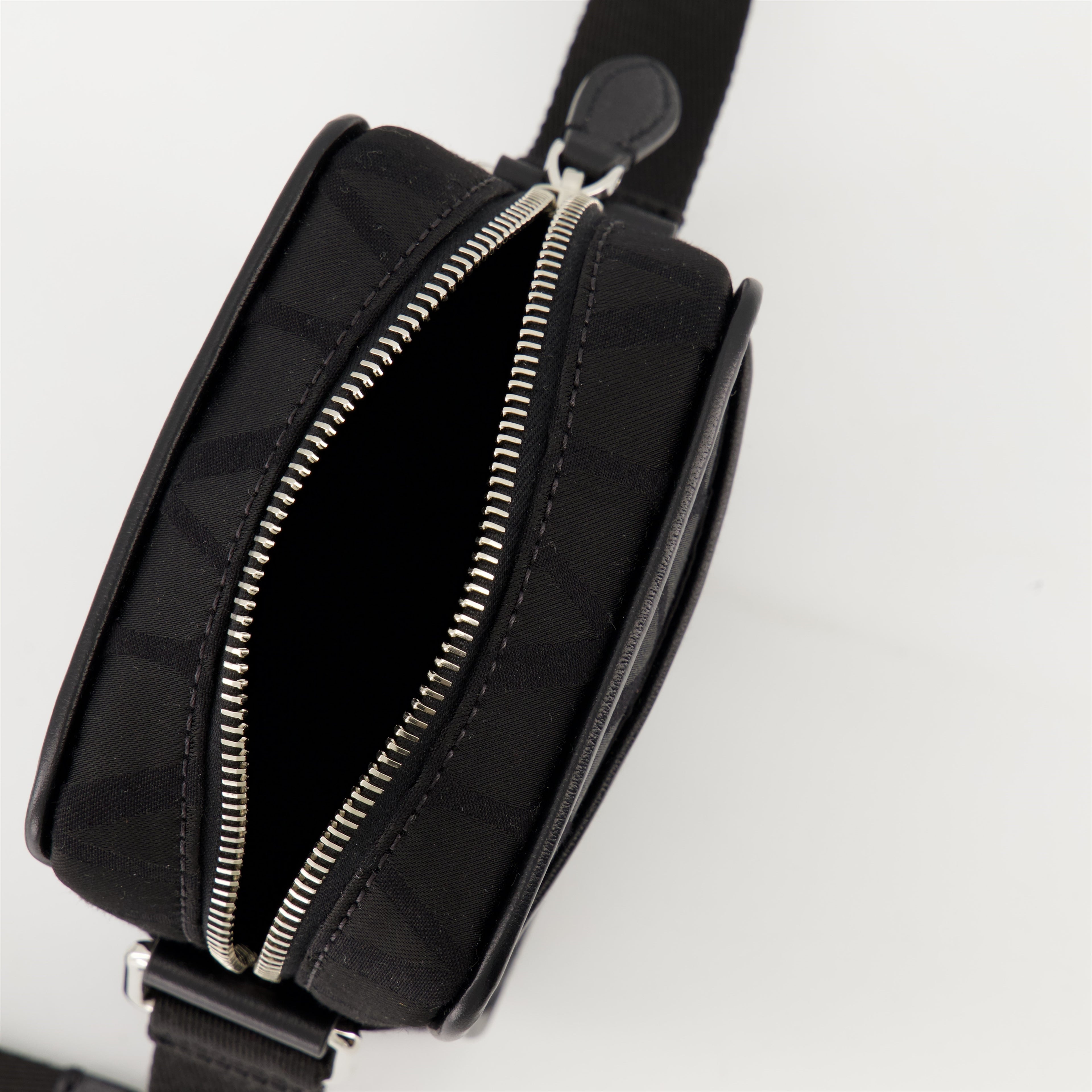 Sacs bandoulière Sacoche en nylon iconographe Valentino Garavani Noir Homme