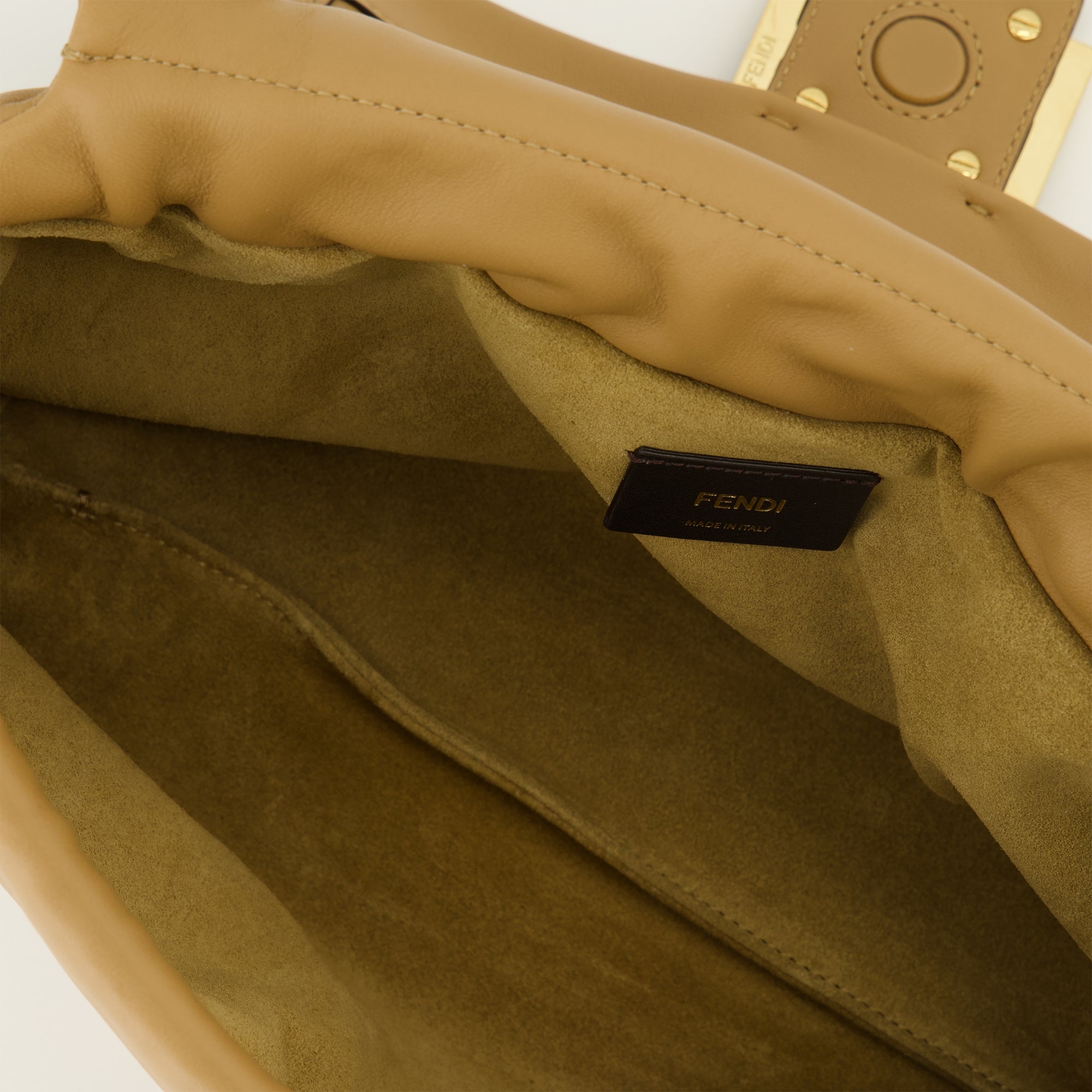 Bild der Fendi Damen Mamma Baguette Medium Tasche - Herbst-Winter 2025 - Detaillierte Ansicht_3