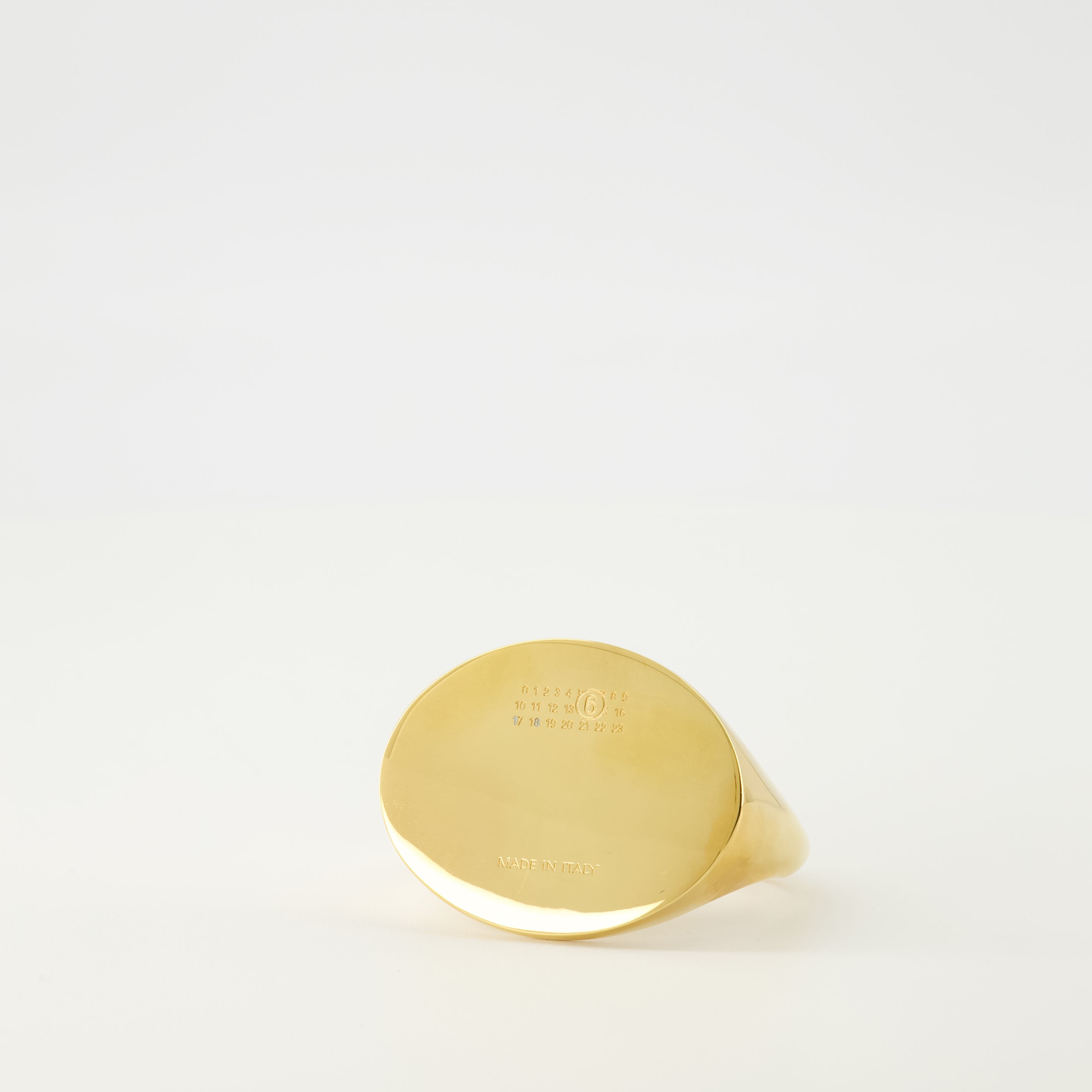 Image de l'article Bracelet Ovale de la marque Mm6 pour Femme - Saison Automne-Hiver 2025 - Vue détaillée_2