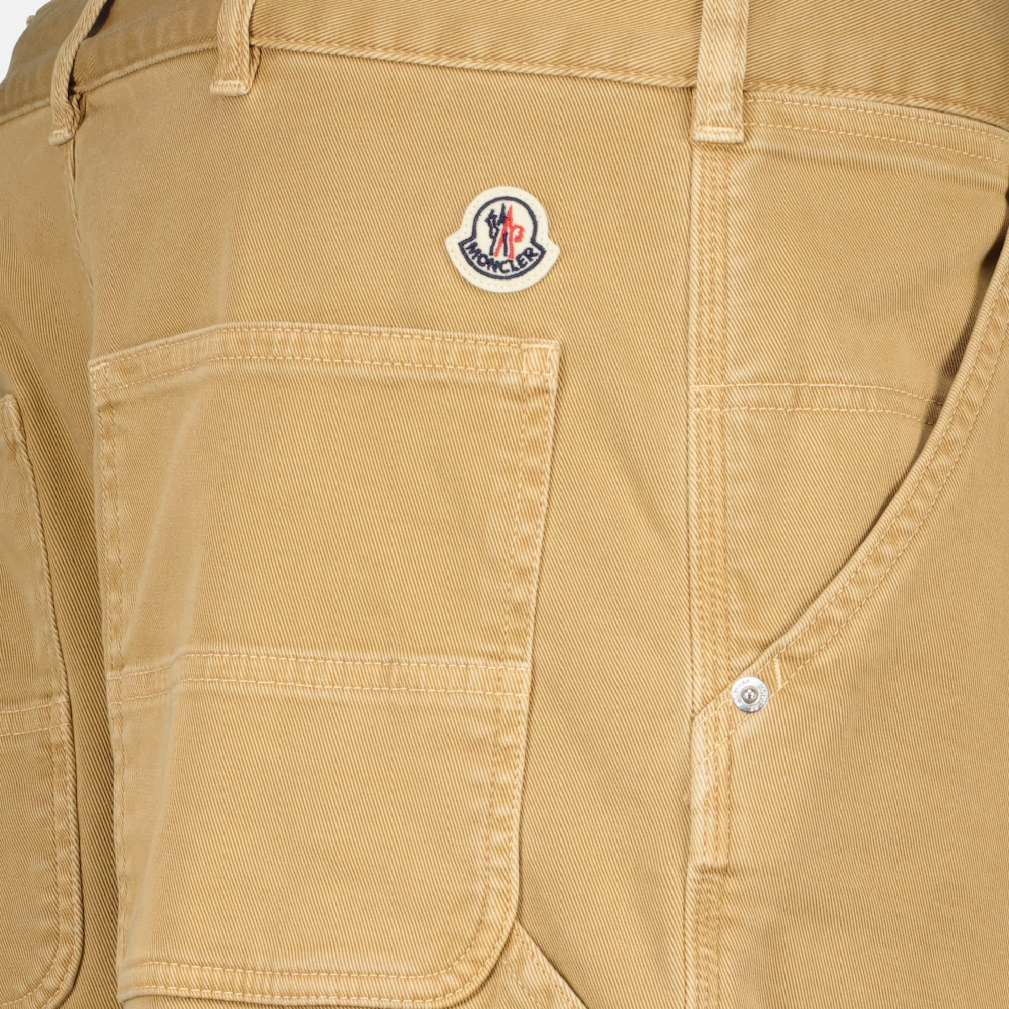 Image de l'article Pantalon cargo beige de la marque Moncler pour Homme - Saison Printemps-Été 2026 - Vue détaillée_1