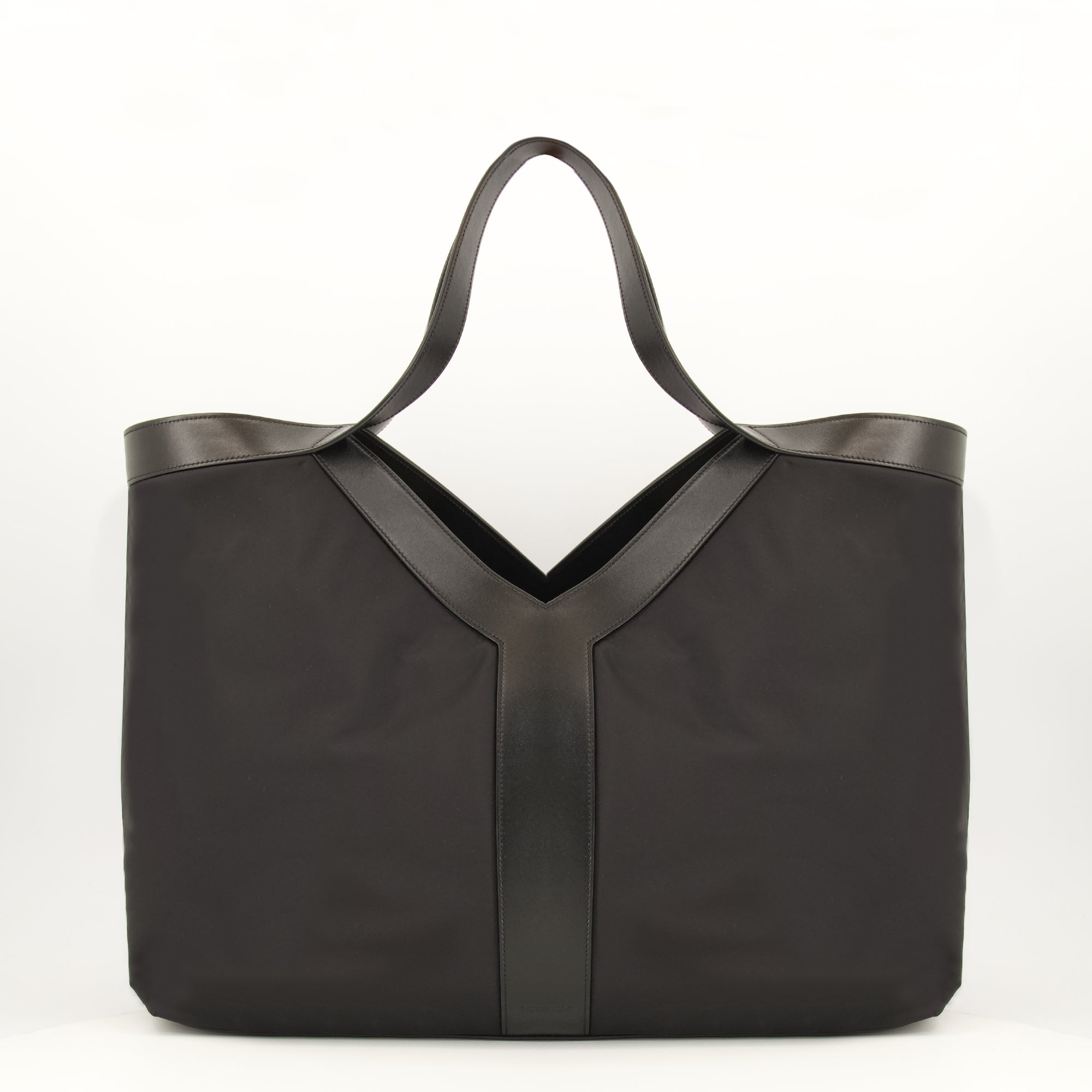 Sacs cabas Y ラージ トートバッグ ブラック ナイロン Saint Laurent Noir Homme