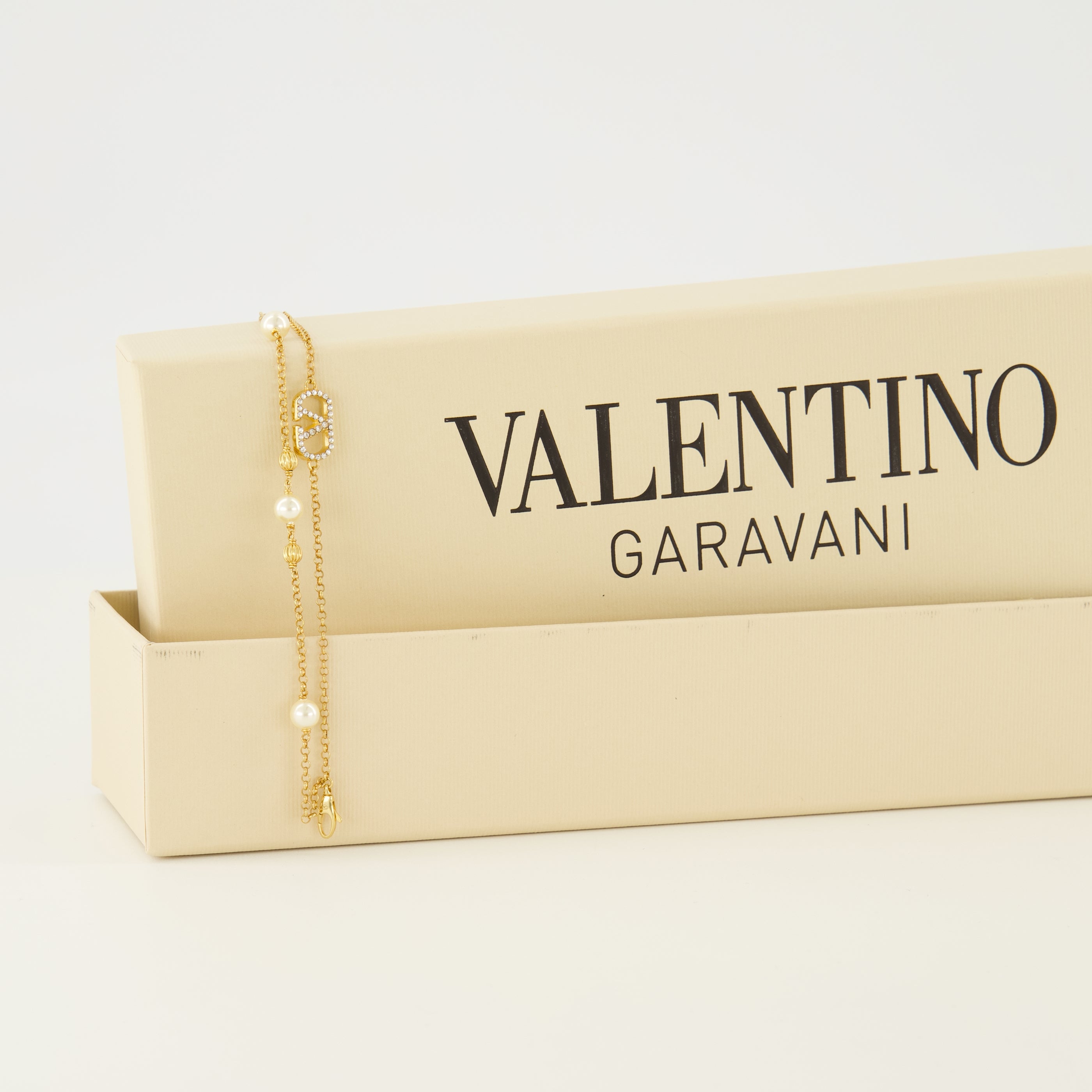Bijoux VLogo Bracelet with Pearls and Swarovski® Crystals in Gold Valentino Garavani Doré Femme