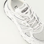 Image de l'article Baskets B35 blanches de la marque Dior pour Homme - Saison Printemps-Été 2026 - Vue détaillée de haut