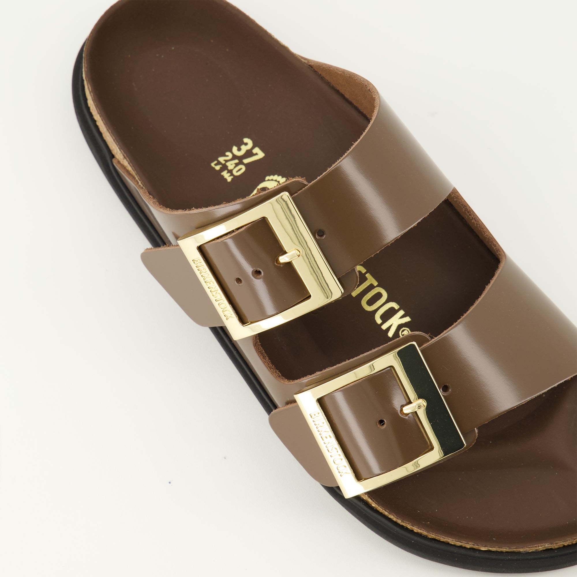 Image de l'article Sandales Arizona Droplet Buckle marron de la marque Birkenstock pour Femme - Saison Printemps-Été 2026 - Vue détaillée de haut