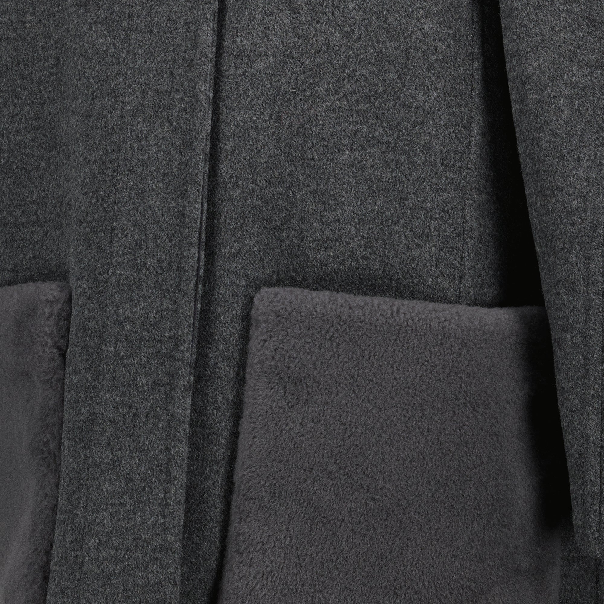 여성을 위한 펜디 브랜드의 회색 FF 울 코트 이미지 - 2025년 가을-겨울 시즌 - 세부 보기_2