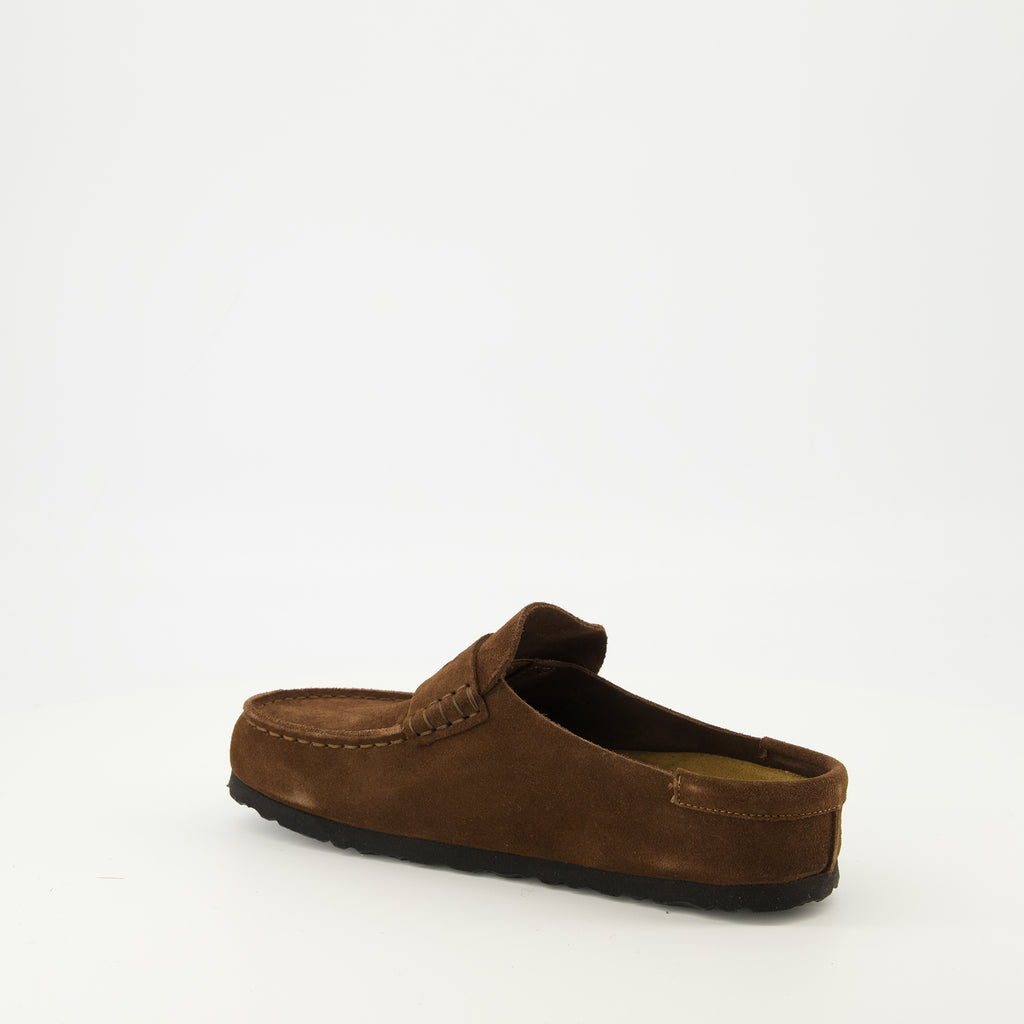 Image de l'article Mules Naples marron de la marque Birkenstock pour Unisex - Saison Printemps-Été 2026 - Vue trois quarts arrière droite