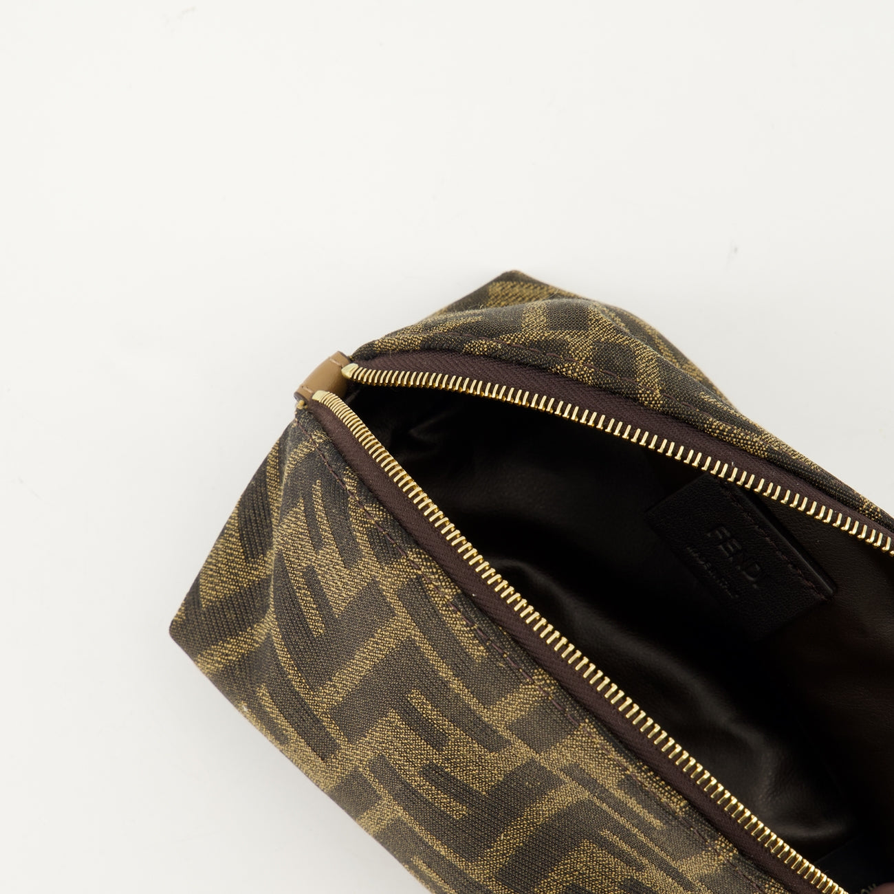 Pouches Petite trousse de toilette Baguette Fendi Brown Femme