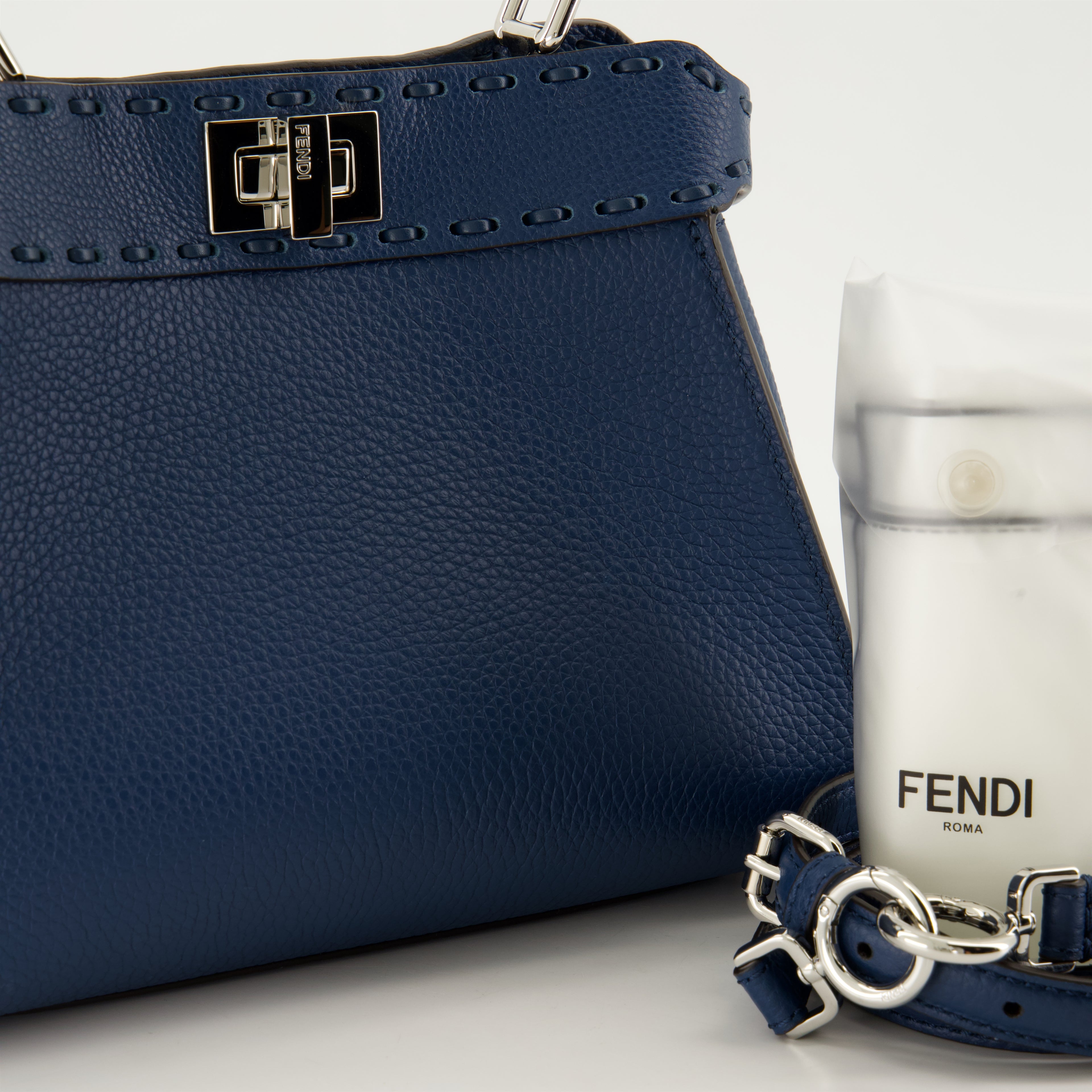 ハンドバッグ・ショルダーバッグ Sac Peekaboo Fendi 青 Femme