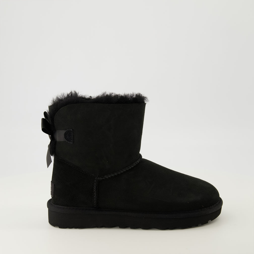 Image of the Ugg Mini Bailey Bow II boots for Women - Autumn-Winter 2025 - Right side view