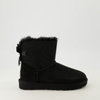 Image of the Ugg Mini Bailey Bow II boots for Women - Autumn-Winter 2025 - Right side view