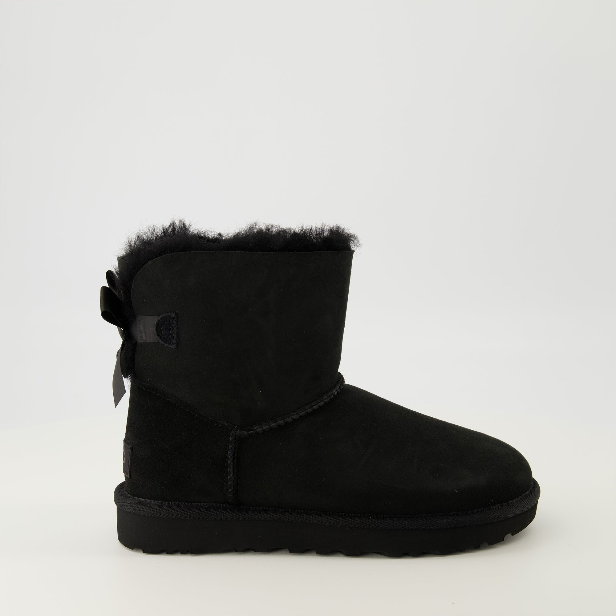 Image of the Ugg Mini Bailey Bow II boots for Women - Autumn-Winter 2025 - Right side view