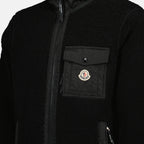 Imagem da jaqueta de teddy preta com fecho éclair da marca Moncler para homens - Temporada Outono-Inverno 2025 - Vista Detalhada_1