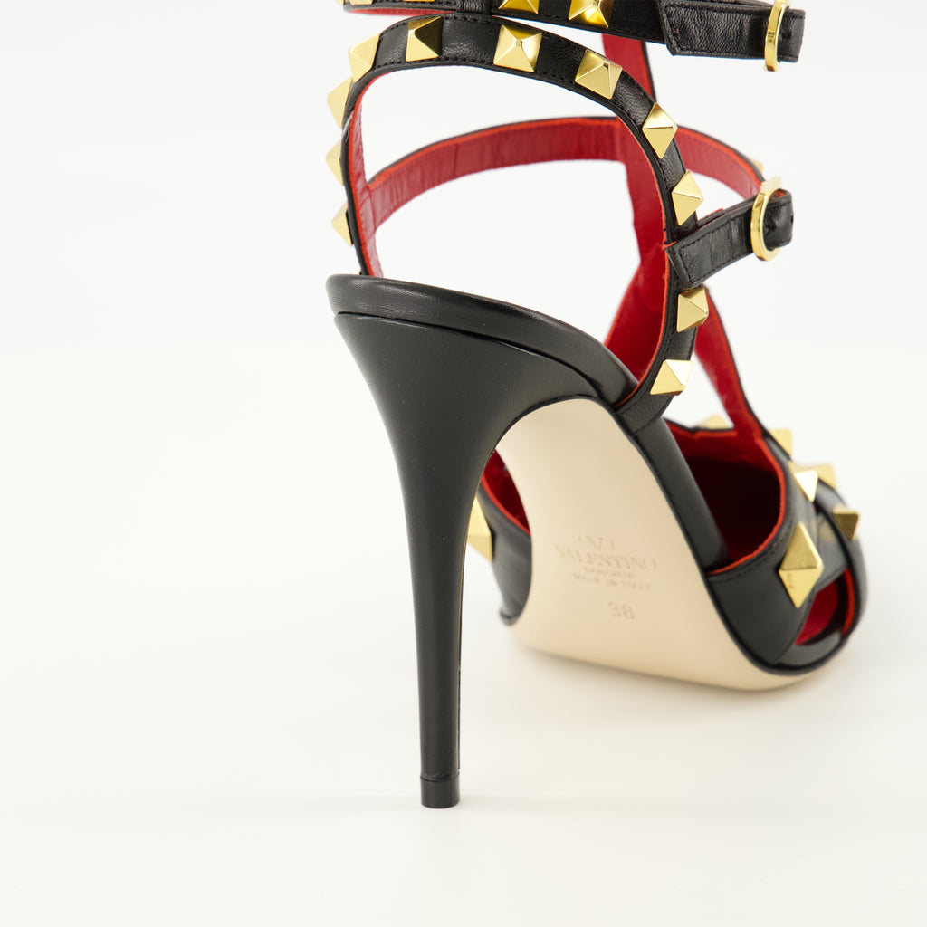 Escarpins Zapatos de tacón Rockstud en piel negra y roja Valentino Garavani Noir Femme