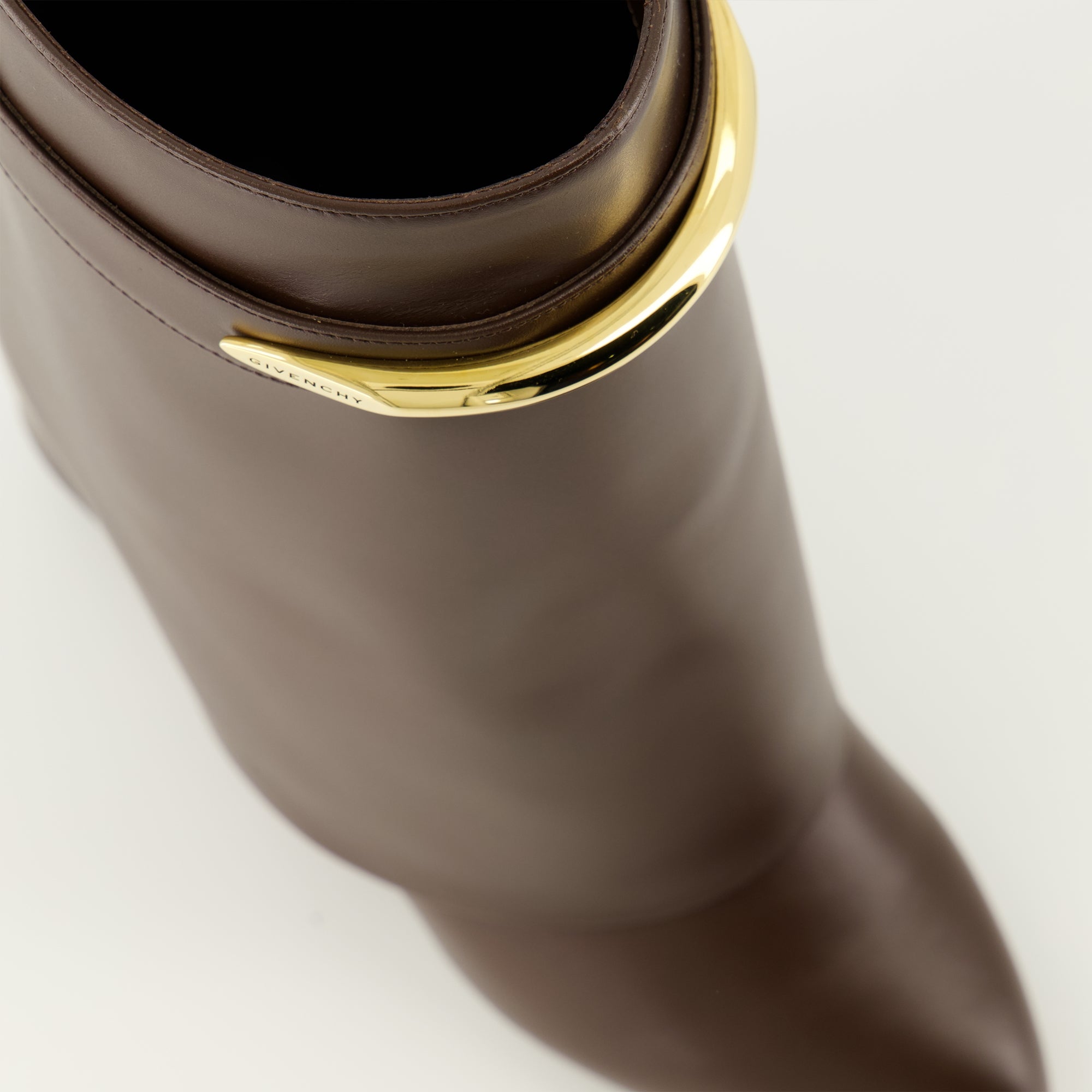 Image de l'article Bottines Shark marron de la marque Givenchy pour Femme - Saison Printemps-Été 2026 - Vue détaillée de haut