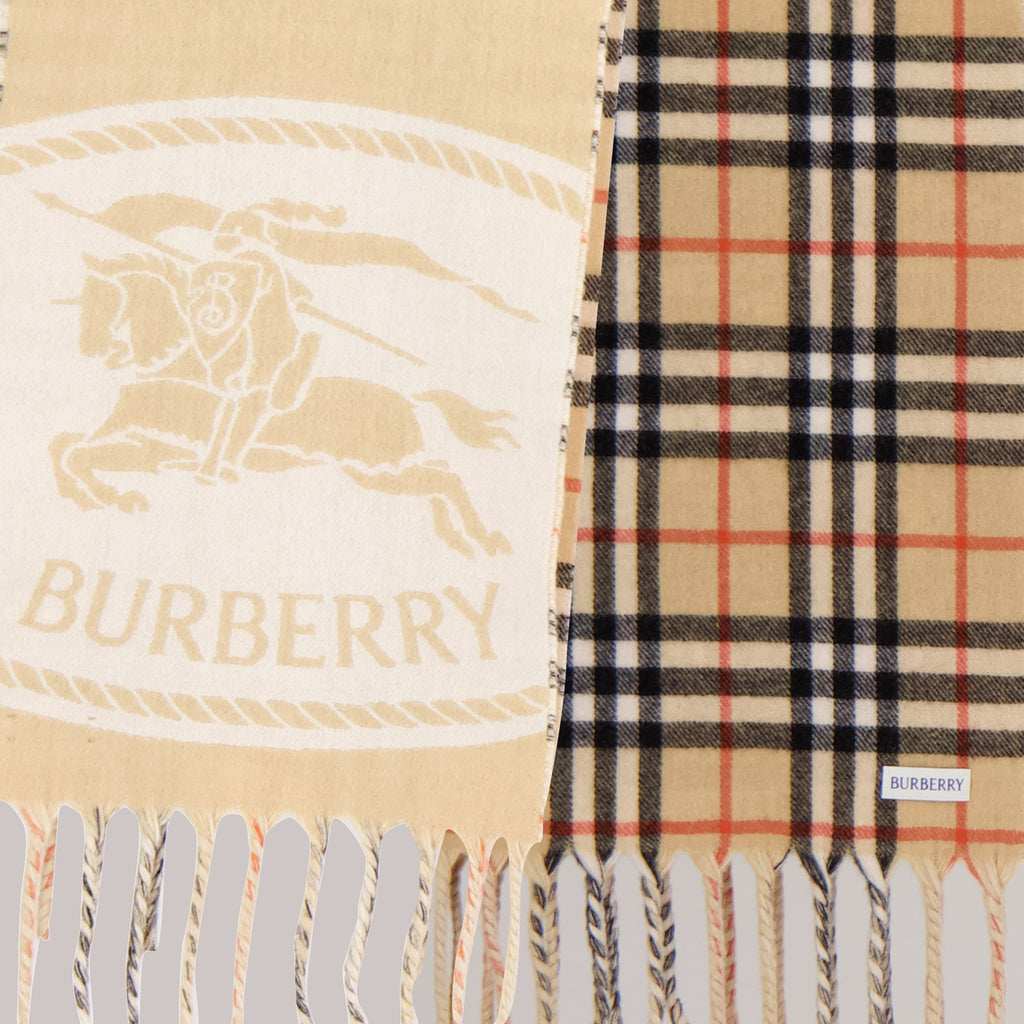 Image de l'article Écharpe Cavalier EKD de la marque Burberry pour Unisex - Saison Automne-Hiver 2025 - Vue détaillée_3