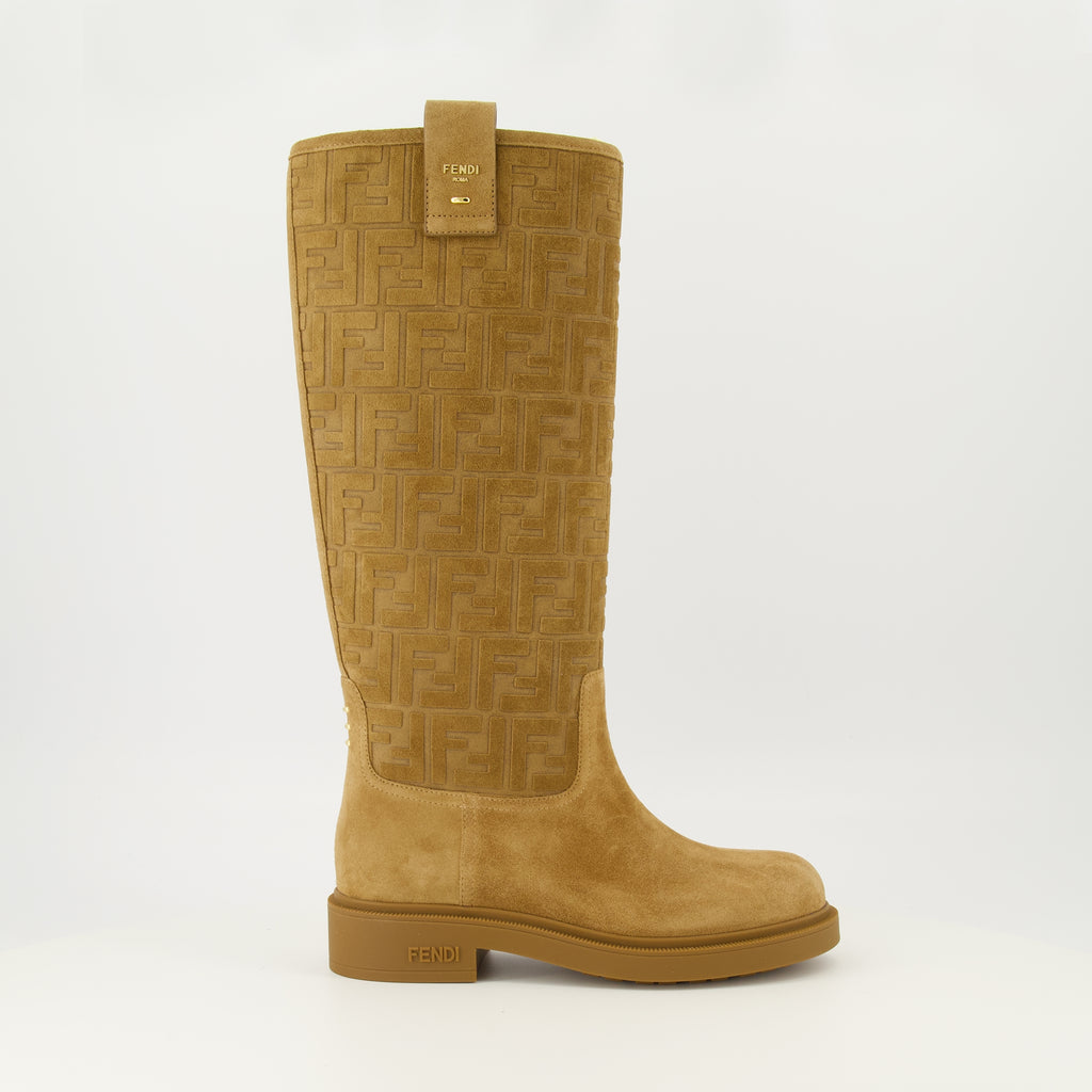 Bild der Fendi-Marke braune Wildleder Filo-Stiefel für Damen - Herbst-Winter 2025 Saison - Rechte Seitenansicht