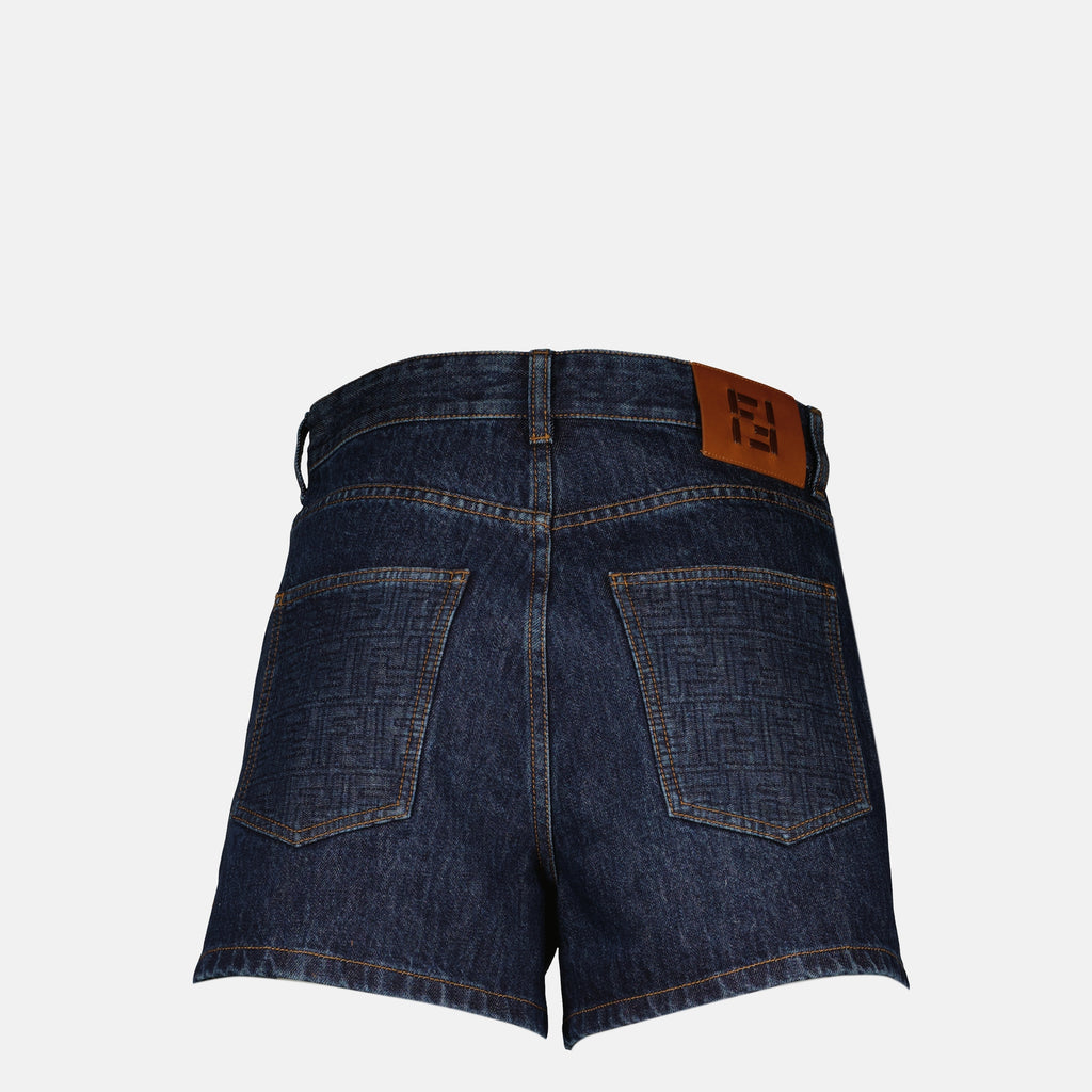 Immagine dei pantaloni shorts in denim blu del marchio Fendi per donna - Primavera-Estate 2026 - Vista posteriore