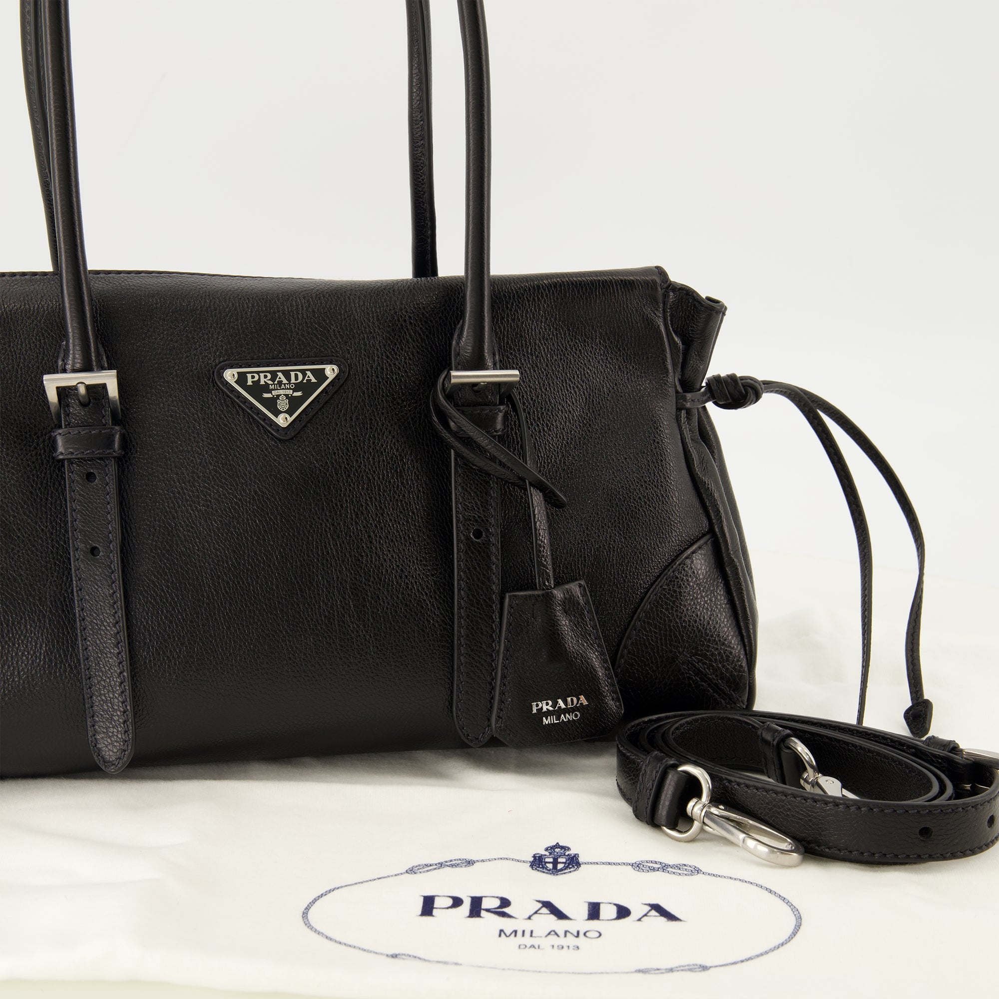 Sacs à main et épaule Bonnie Schwarze Verwaschene Lederhandtasche Prada Noir Femme