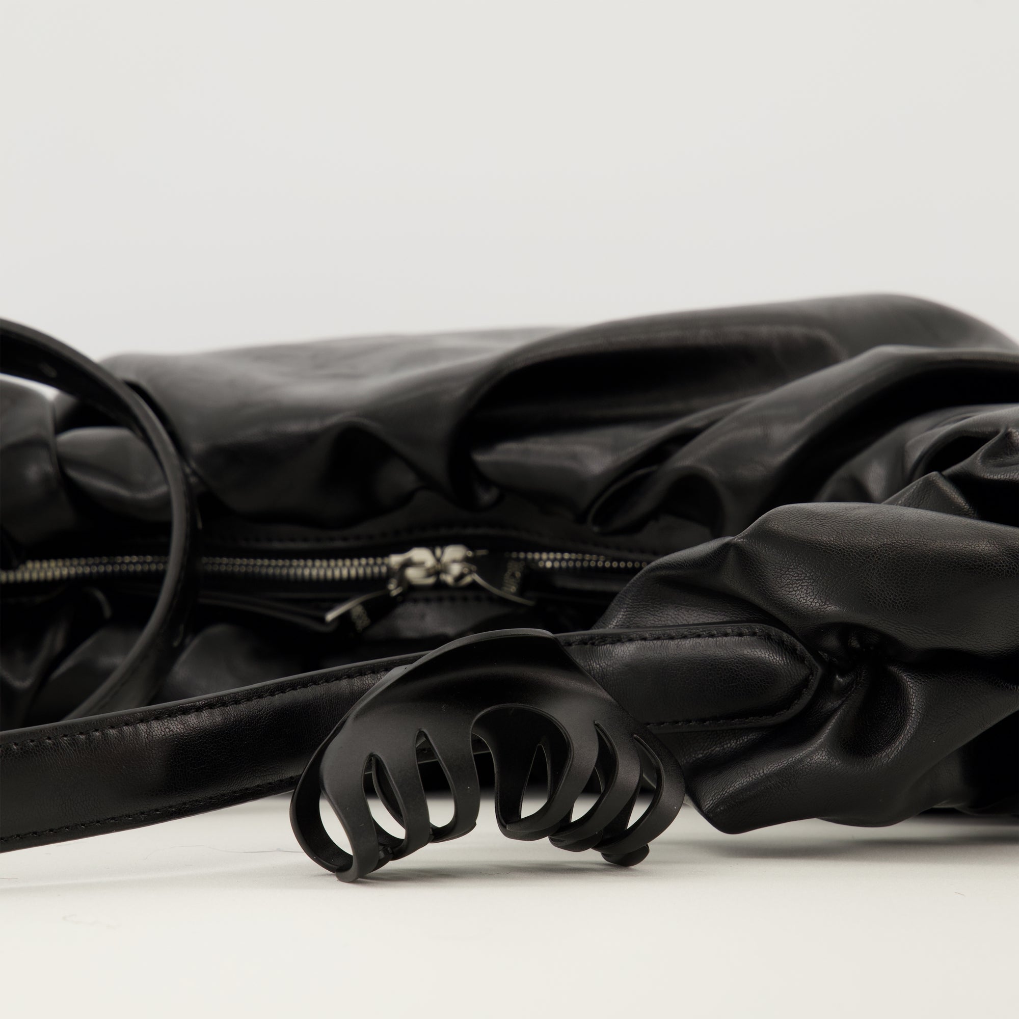 Imagem da mala Grab-D Hobo da Diesel para mulher - Temporada Outono-Inverno 2025 - Vista Detalhada_3