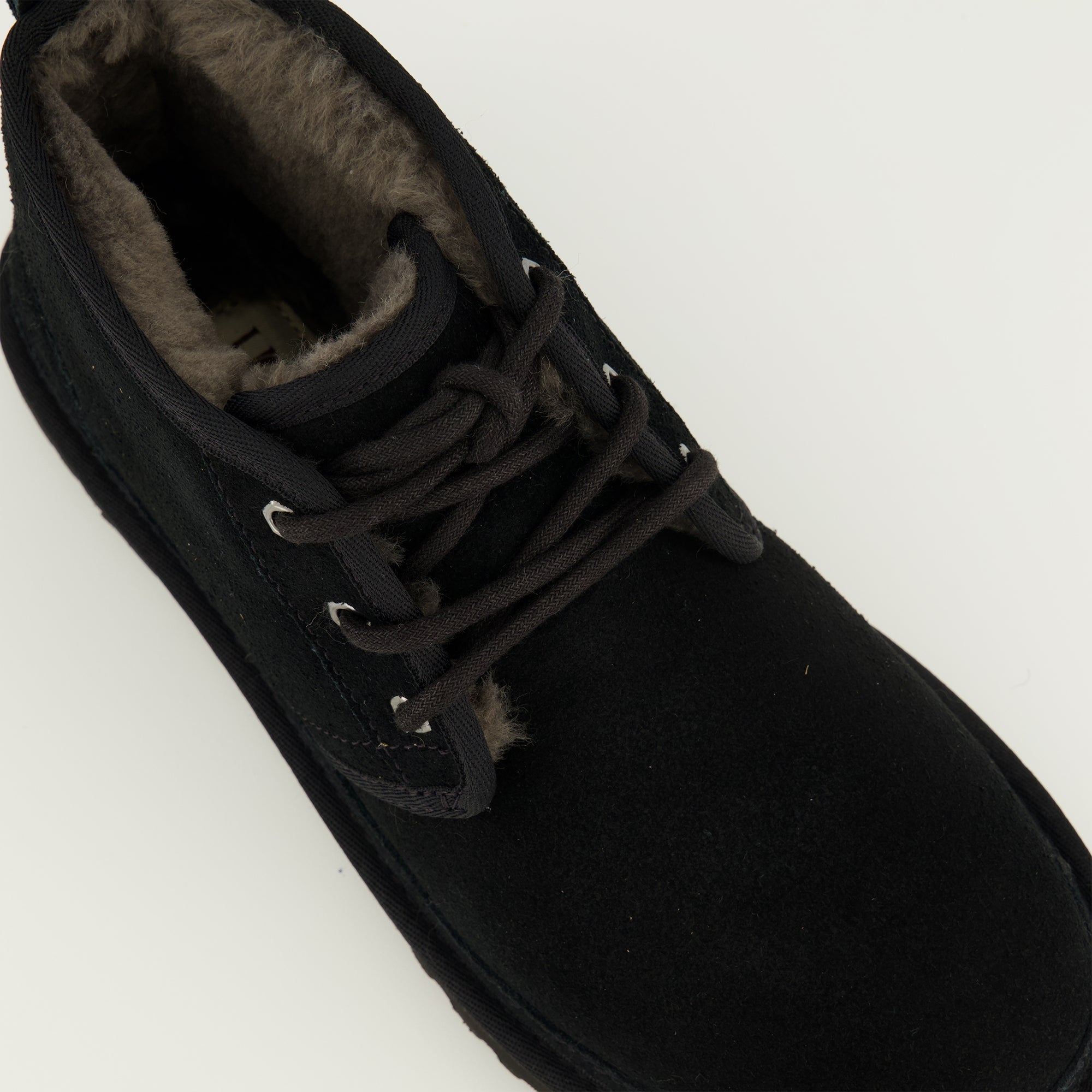 Image de l'article Bottines Neumel noir de la marque Ugg pour Homme - Saison Printemps-Été 2026 - Vue détaillée de haut