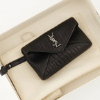 Imagen del artículo Micro Enveloppe Cassandre de la marca Saint Laurent para Mujer - Temporada Otoño-Invierno 2025 - Vista Detallada_2